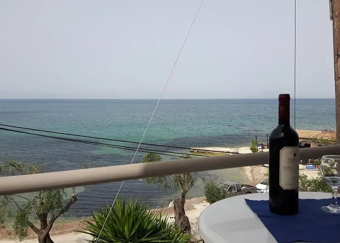 George's Sea View شقة Mesongí