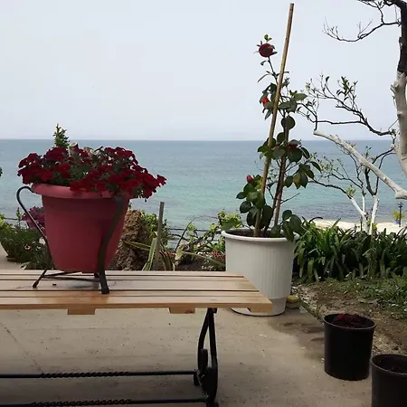 Apartment George's Sea View Mesongi