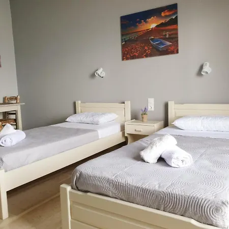 Apartment George's Sea View Mesongi