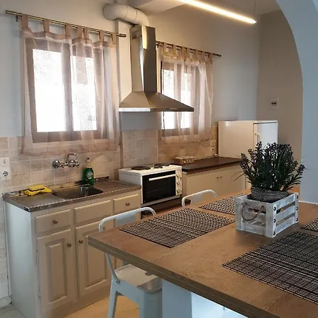 George's Sea View Apartment Mesongi