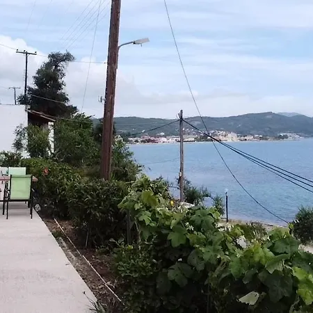 Apartment George's Sea View Mesongí