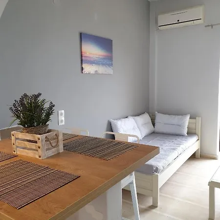 George's Sea View Apartment Mesongí