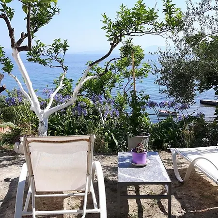 George's Sea View Mesongí